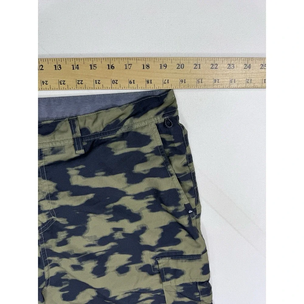 Quiksilver Amphibian Board Shorts Mens 38 (39x8) Camo Cargo Surf Swim Trunks